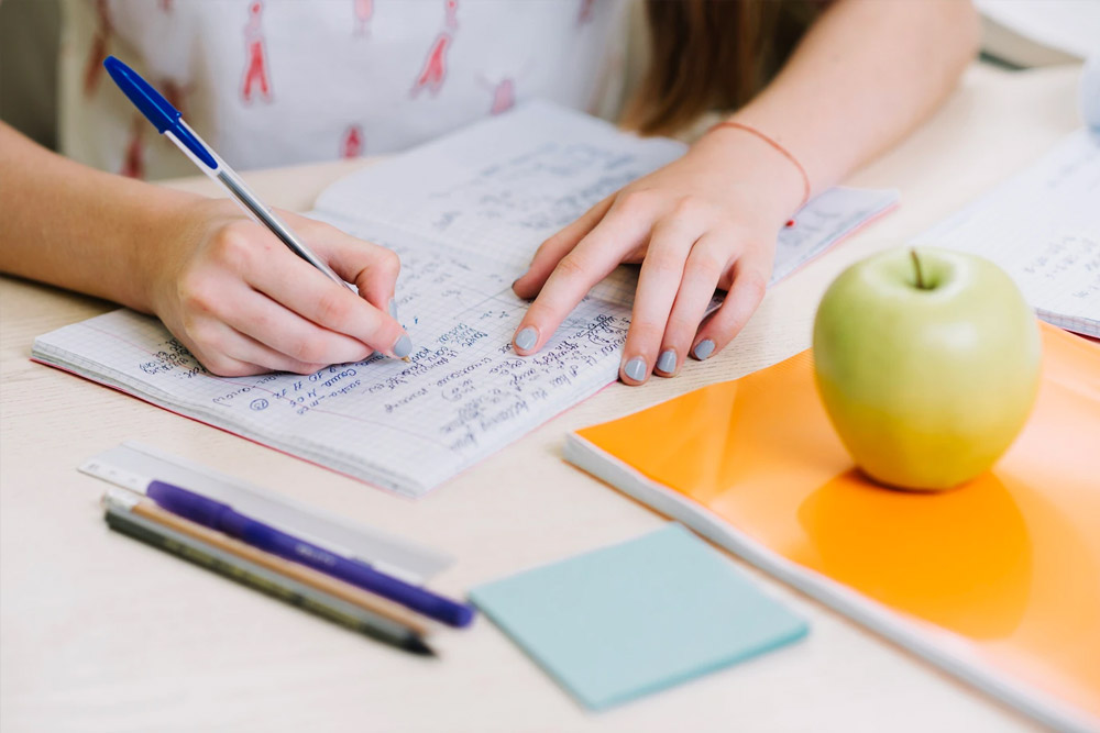 一分之差,一年之力:走进高中基础差复读生的世界