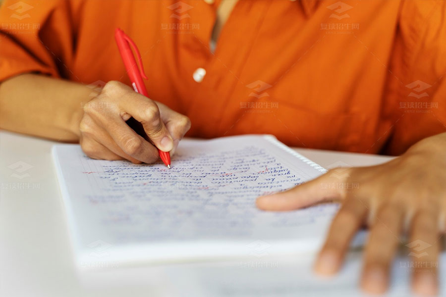 自信的力量:高三生的800字自信篇章