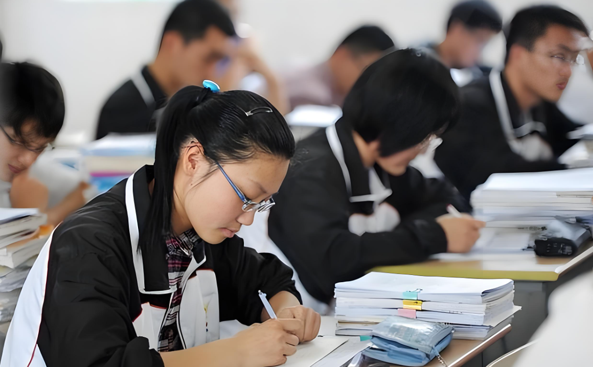 湖南复读学校本科上线率对比:数据背后的择校逻辑