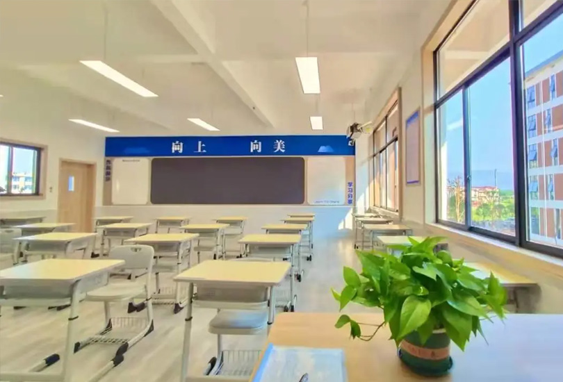 慈利县银澧高级中学