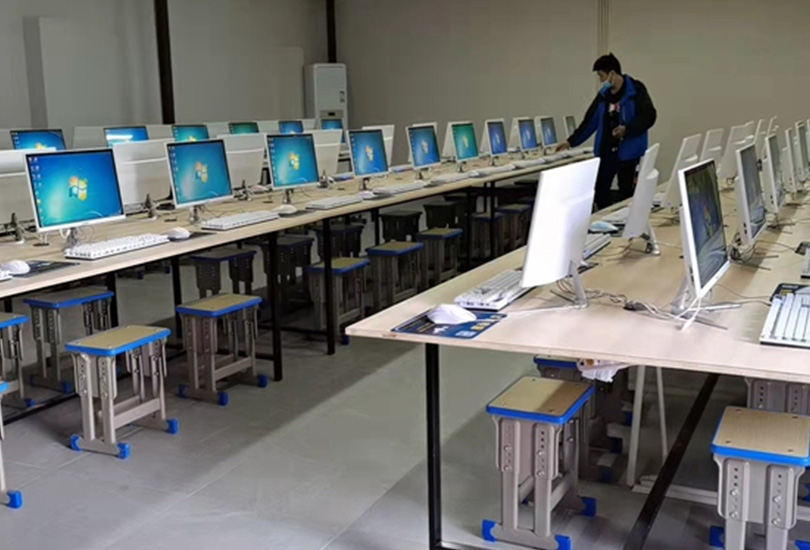 张家界市侨辉高级中学
