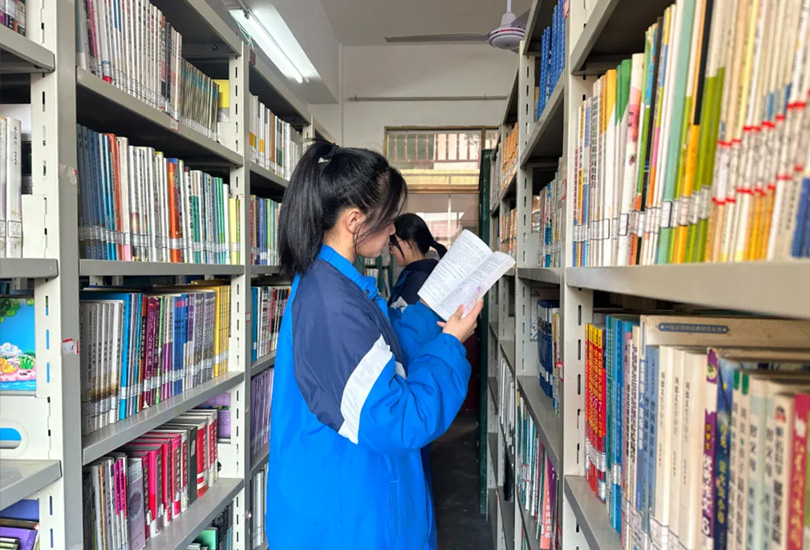 武冈市佳康高级中学
