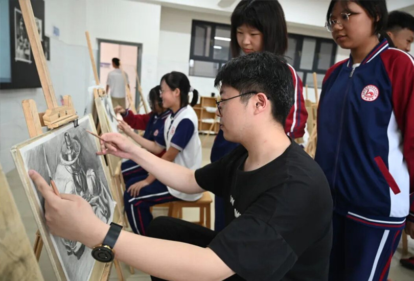 怀化市鹤城区刘霖学校 ﻿